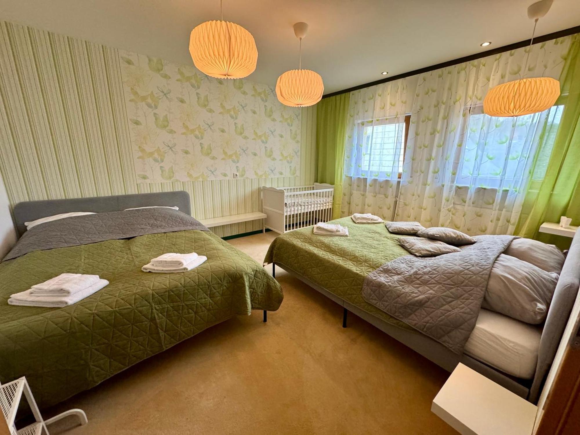 Bookeinfach Bad Ems - Private - Sauna Jacuzzi Whirlpool Swimmingpool Alahna Sup Beachvolleyball Billiards Ping Pong Cinema Theater Music Disco Ball Bbq Und Parkplaetze Eksteriør bilde