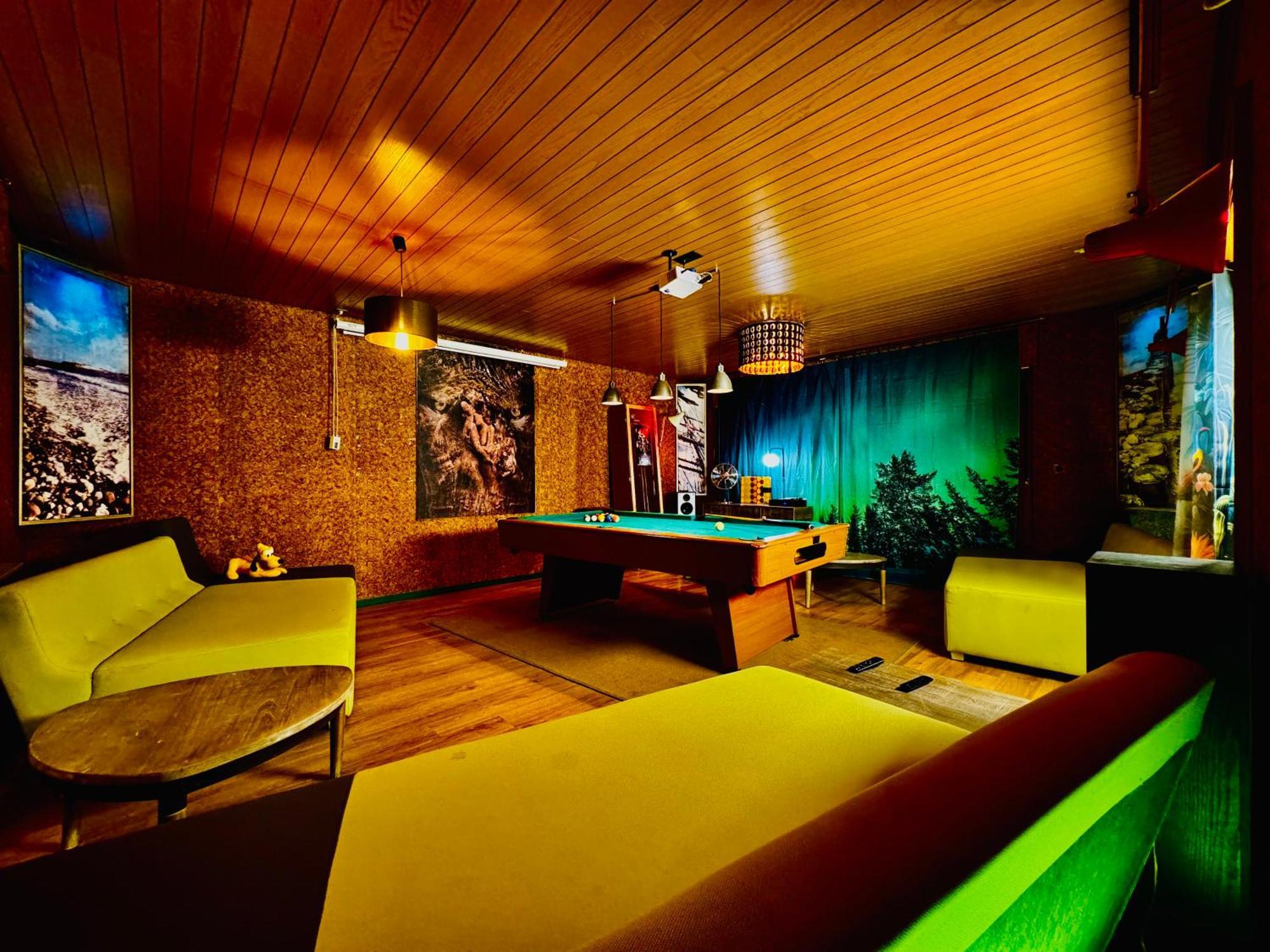 Bookeinfach Bad Ems - Private - Sauna Jacuzzi Whirlpool Swimmingpool Alahna Sup Beachvolleyball Billiards Ping Pong Cinema Theater Music Disco Ball Bbq Und Parkplaetze Eksteriør bilde