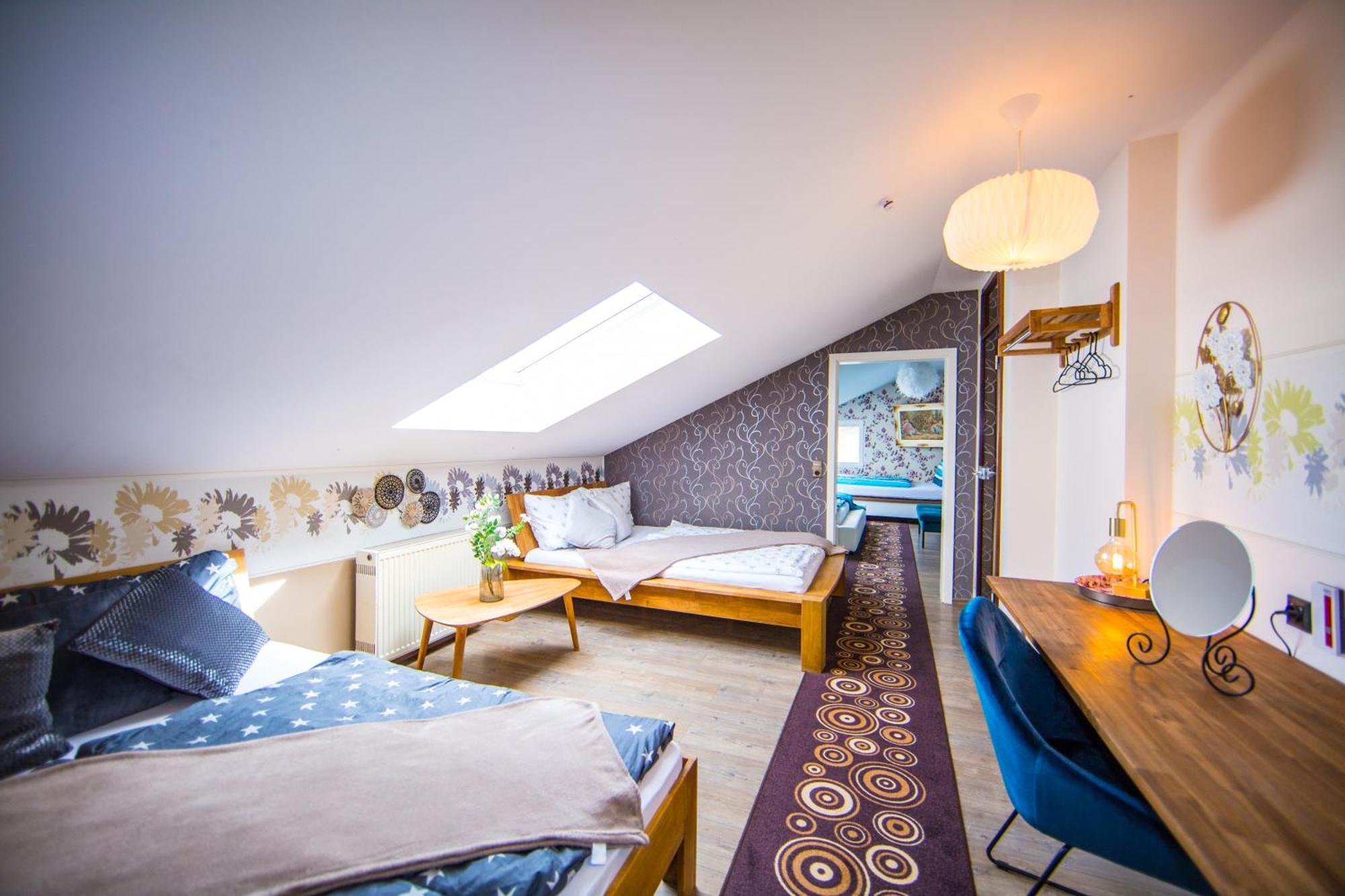 Bookeinfach Bad Ems - Private - Sauna Jacuzzi Whirlpool Swimmingpool Alahna Sup Beachvolleyball Billiards Ping Pong Cinema Theater Music Disco Ball Bbq Und Parkplaetze Eksteriør bilde
