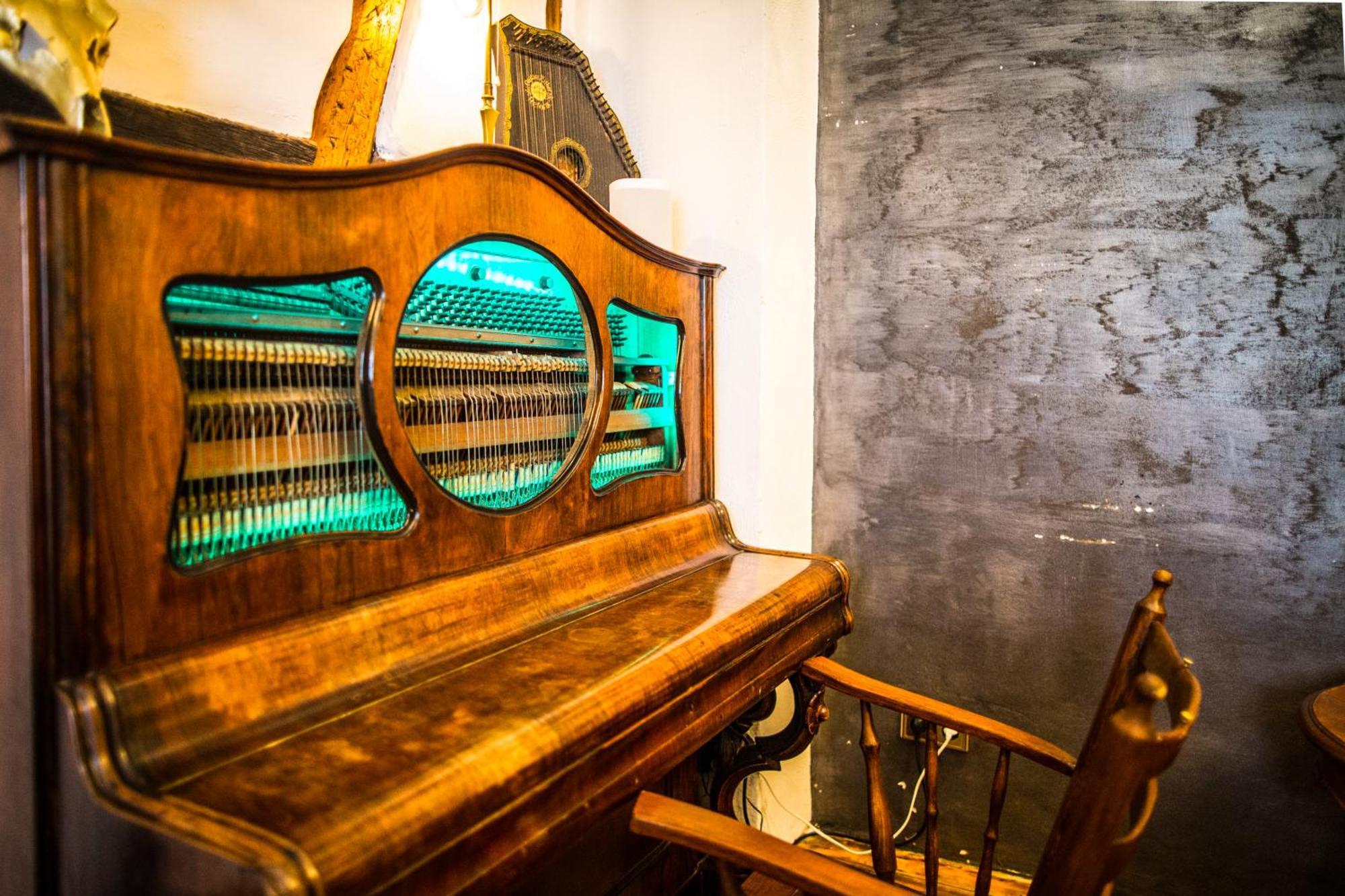 Bookeinfach Bad Ems - Private - Sauna Jacuzzi Whirlpool Swimmingpool Alahna Sup Beachvolleyball Billiards Ping Pong Cinema Theater Music Disco Ball Bbq Und Parkplaetze Eksteriør bilde