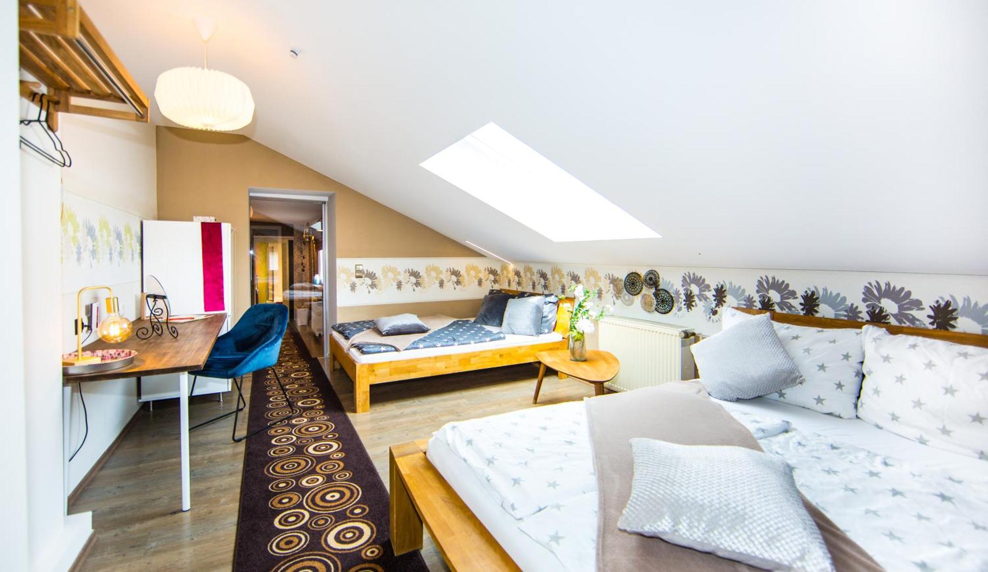 Bookeinfach Bad Ems - Private - Sauna Jacuzzi Whirlpool Swimmingpool Alahna Sup Beachvolleyball Billiards Ping Pong Cinema Theater Music Disco Ball Bbq Und Parkplaetze Eksteriør bilde