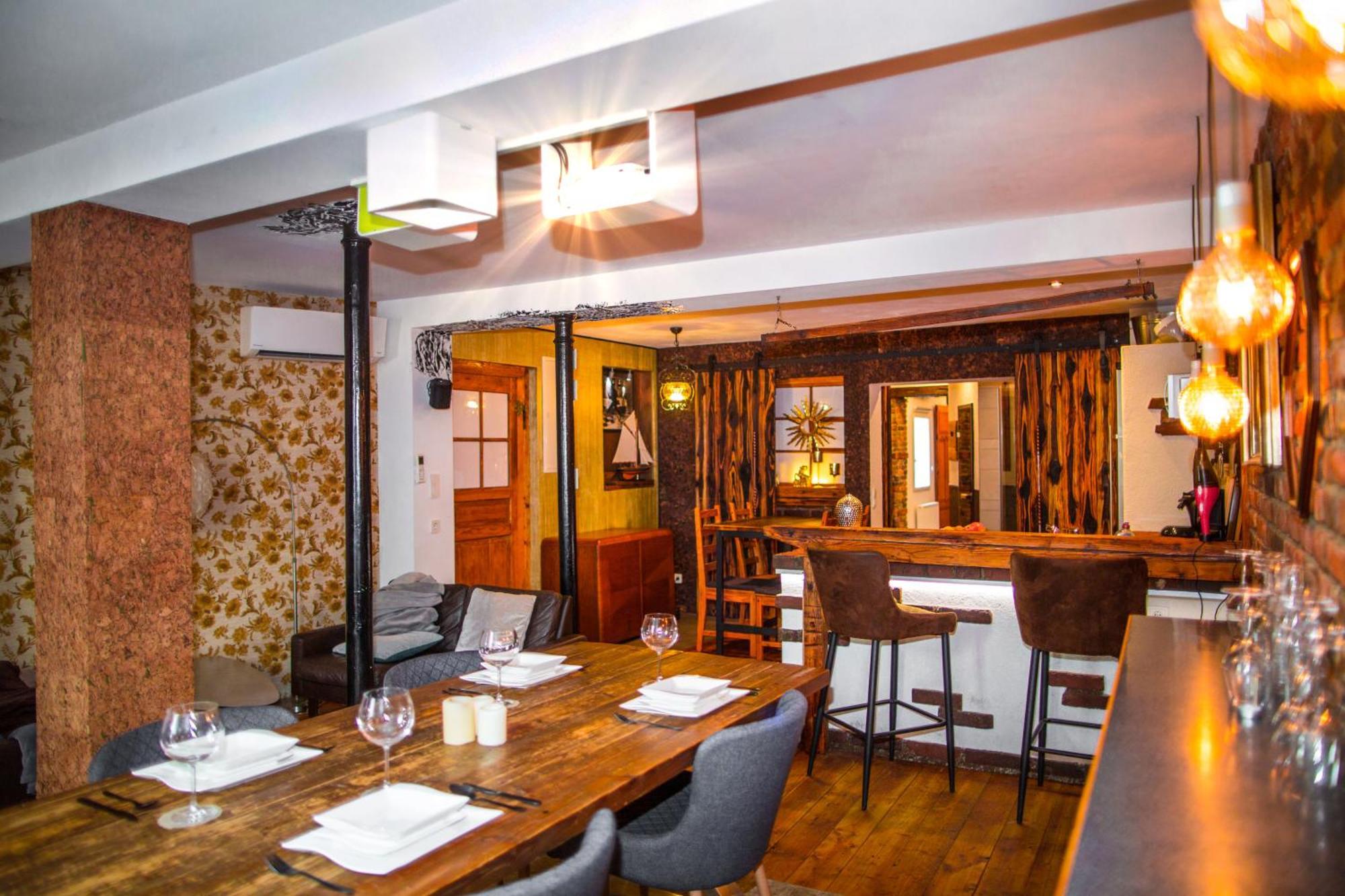 Bookeinfach Bad Ems - Private - Sauna Jacuzzi Whirlpool Swimmingpool Alahna Sup Beachvolleyball Billiards Ping Pong Cinema Theater Music Disco Ball Bbq Und Parkplaetze Eksteriør bilde