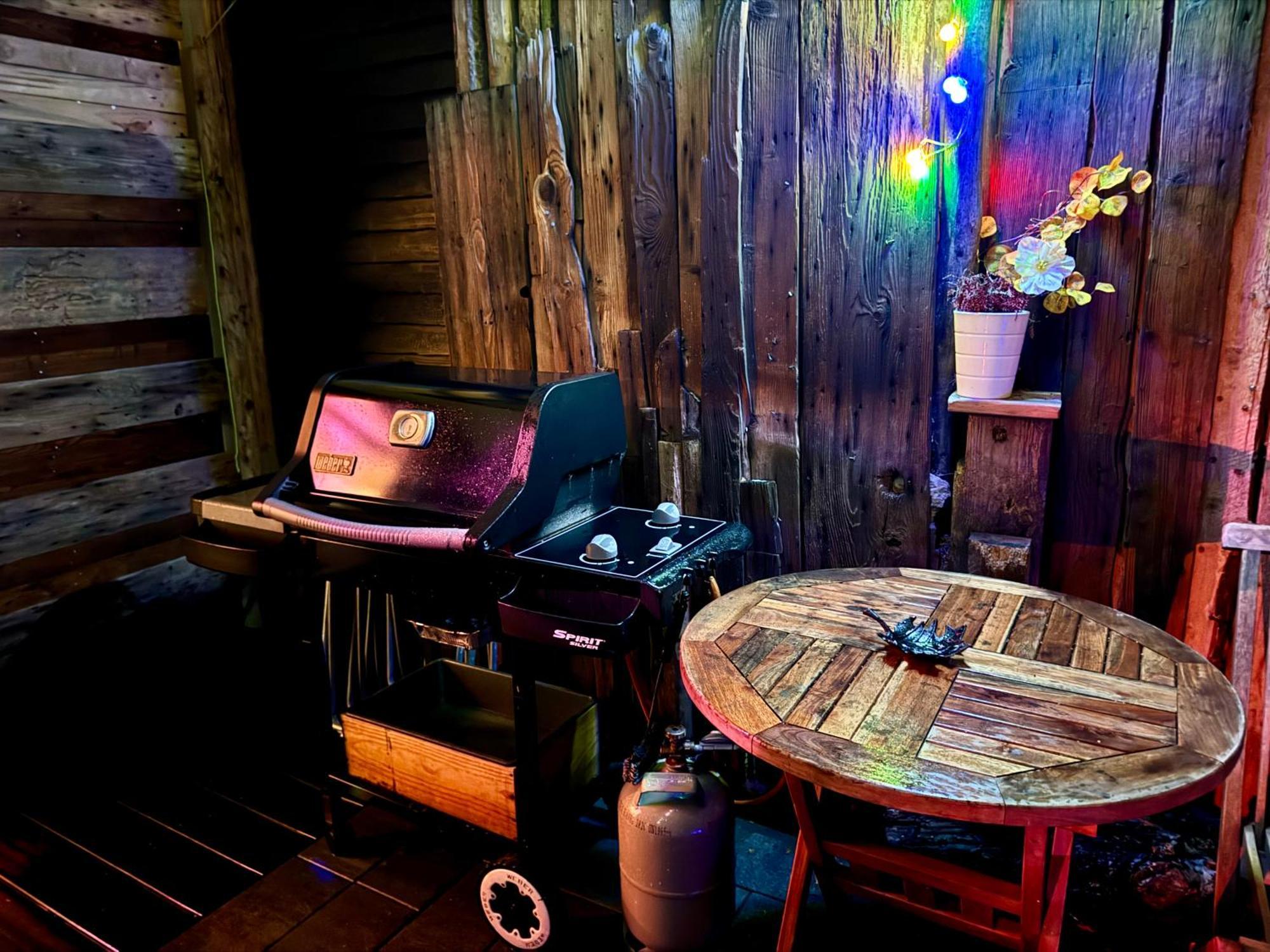Bookeinfach Bad Ems - Private - Sauna Jacuzzi Whirlpool Swimmingpool Alahna Sup Beachvolleyball Billiards Ping Pong Cinema Theater Music Disco Ball Bbq Und Parkplaetze Eksteriør bilde
