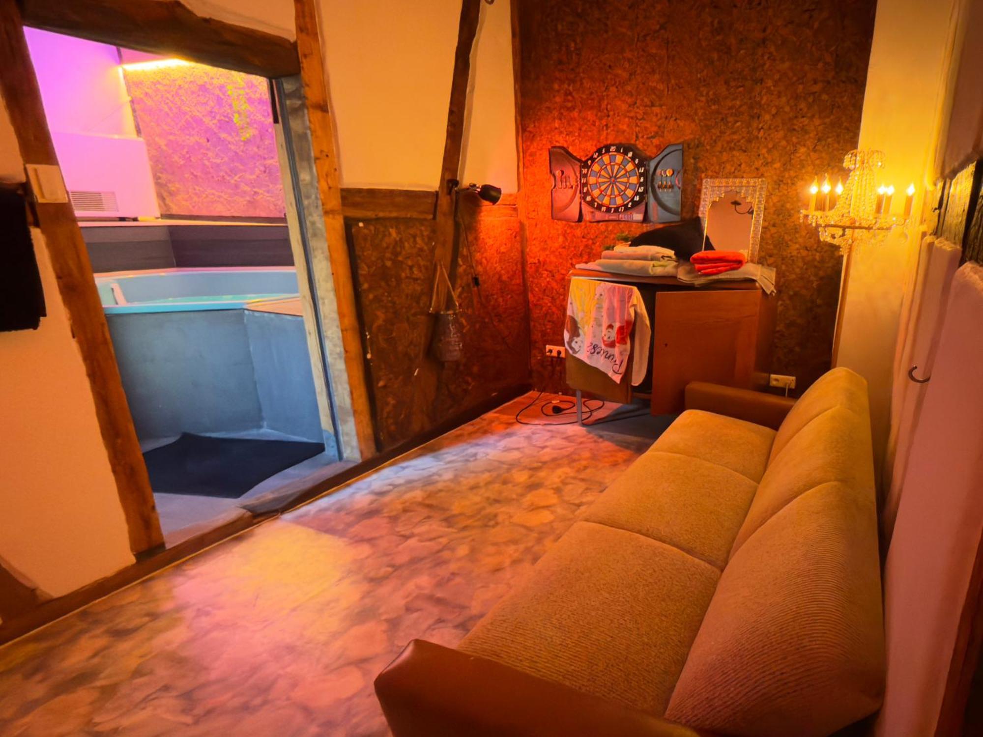 Bookeinfach Bad Ems - Private - Sauna Jacuzzi Whirlpool Swimmingpool Alahna Sup Beachvolleyball Billiards Ping Pong Cinema Theater Music Disco Ball Bbq Und Parkplaetze Eksteriør bilde