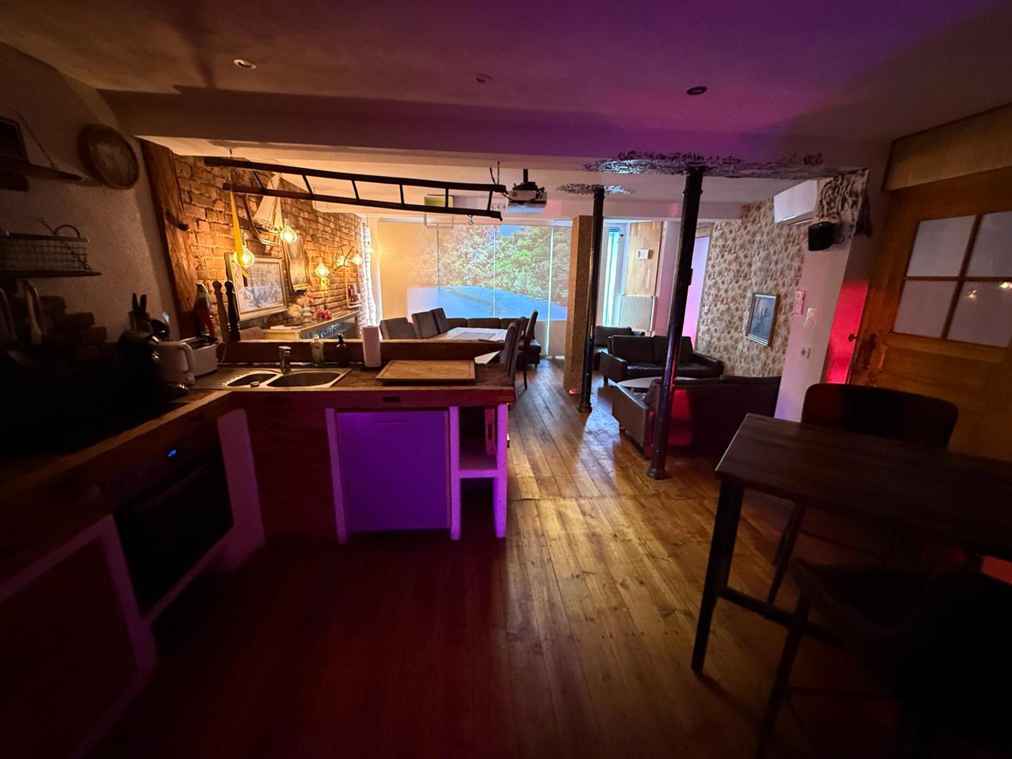 Bookeinfach Bad Ems - Private - Sauna Jacuzzi Whirlpool Swimmingpool Alahna Sup Beachvolleyball Billiards Ping Pong Cinema Theater Music Disco Ball Bbq Und Parkplaetze Eksteriør bilde