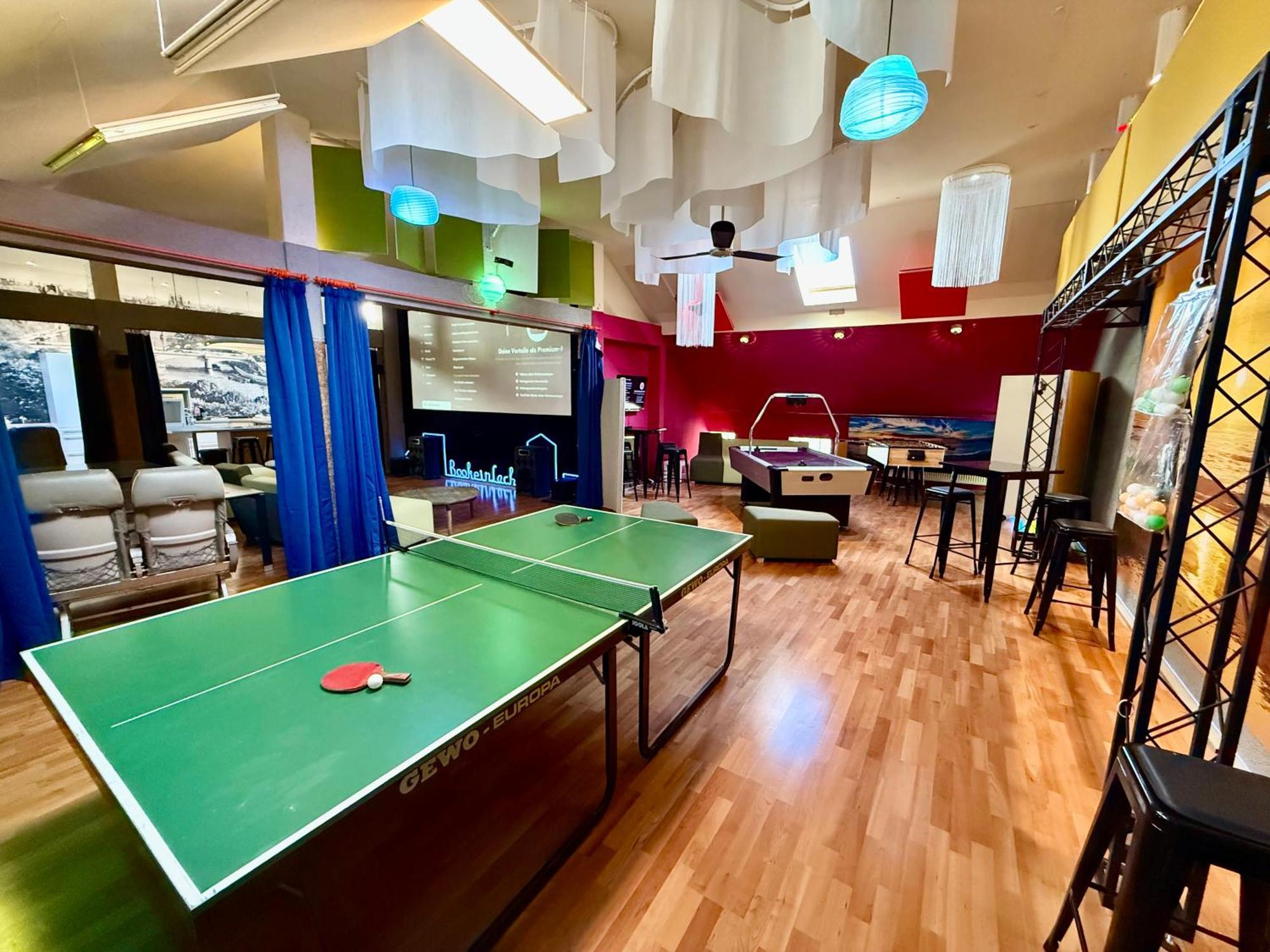 Bookeinfach Bad Ems - Private - Sauna Jacuzzi Whirlpool Swimmingpool Alahna Sup Beachvolleyball Billiards Ping Pong Cinema Theater Music Disco Ball Bbq Und Parkplaetze Eksteriør bilde